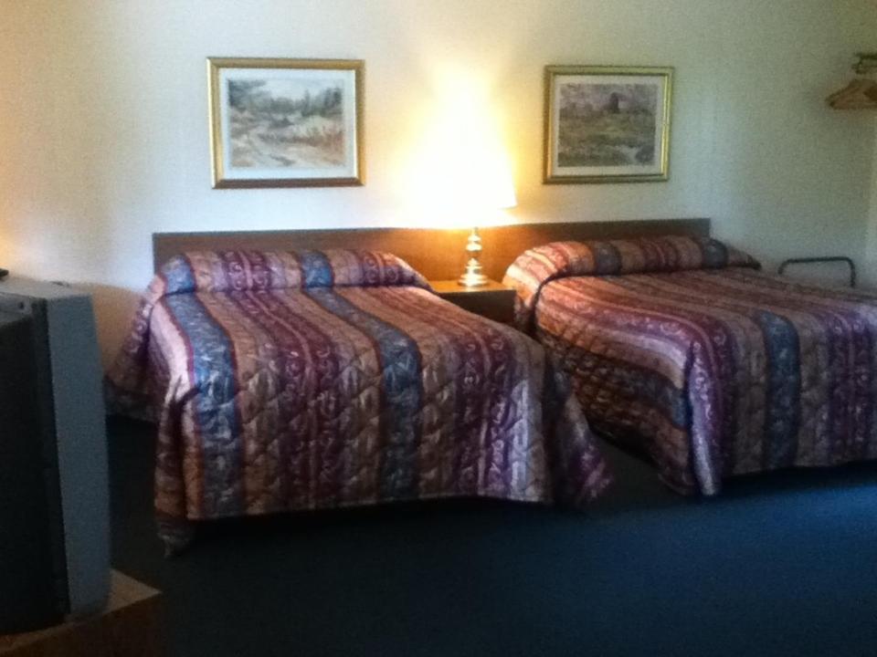 Candlelight Motel Arlington Room photo